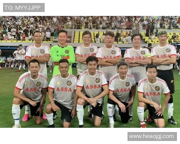 香港足球明星队在榕江展开精彩对决展现足球魅力与团队精神