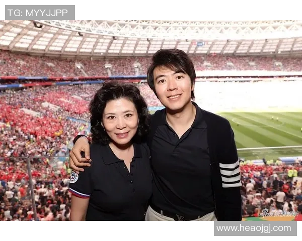 与足球明星亲密合影记录下难忘瞬间的精彩时刻