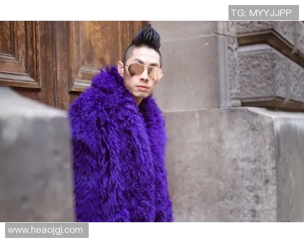 足球明星鸡冠发型女神魅力展示时尚风潮与个性风格的完美结合